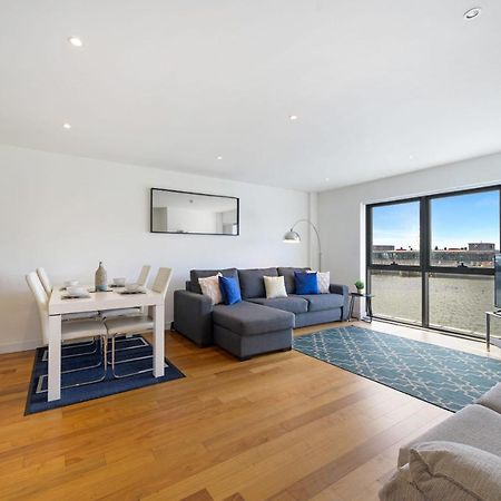 Host & Stay - Waterfront View Liverpool Bagian luar foto