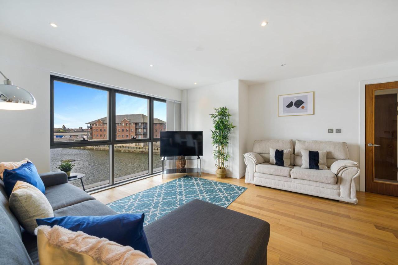 Host & Stay - Waterfront View Liverpool Bagian luar foto