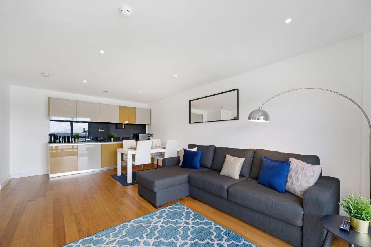 Host & Stay - Waterfront View Liverpool Bagian luar foto