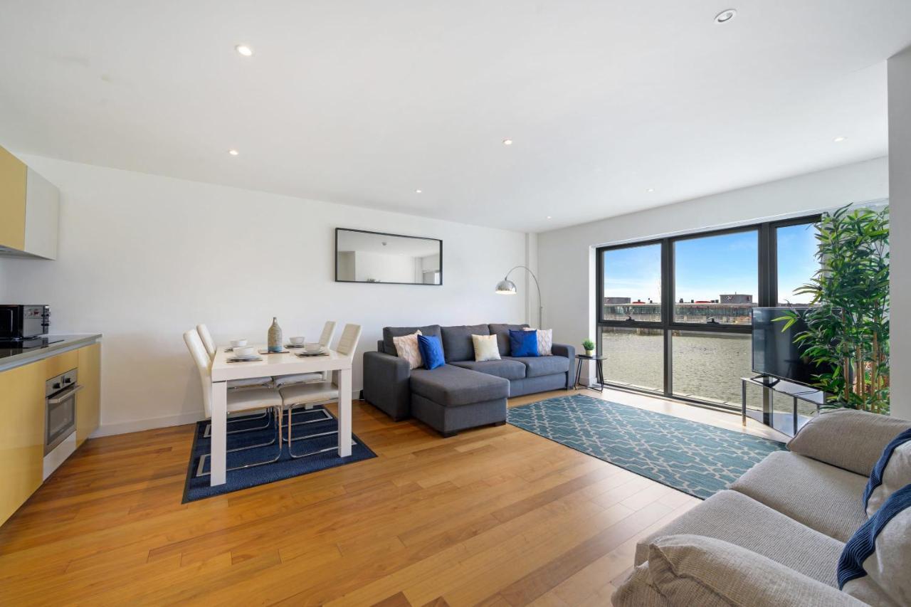 Host & Stay - Waterfront View Liverpool Bagian luar foto