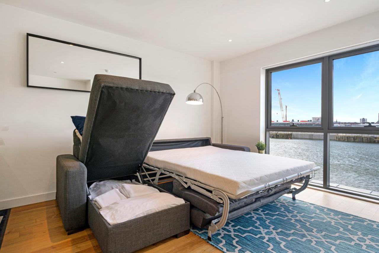Host & Stay - Waterfront View Liverpool Bagian luar foto
