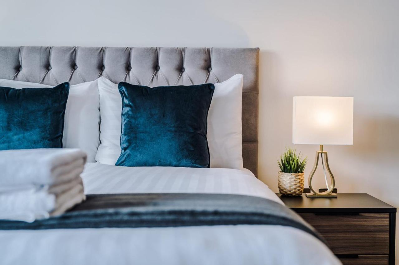 Host & Stay - Waterfront View Liverpool Bagian luar foto