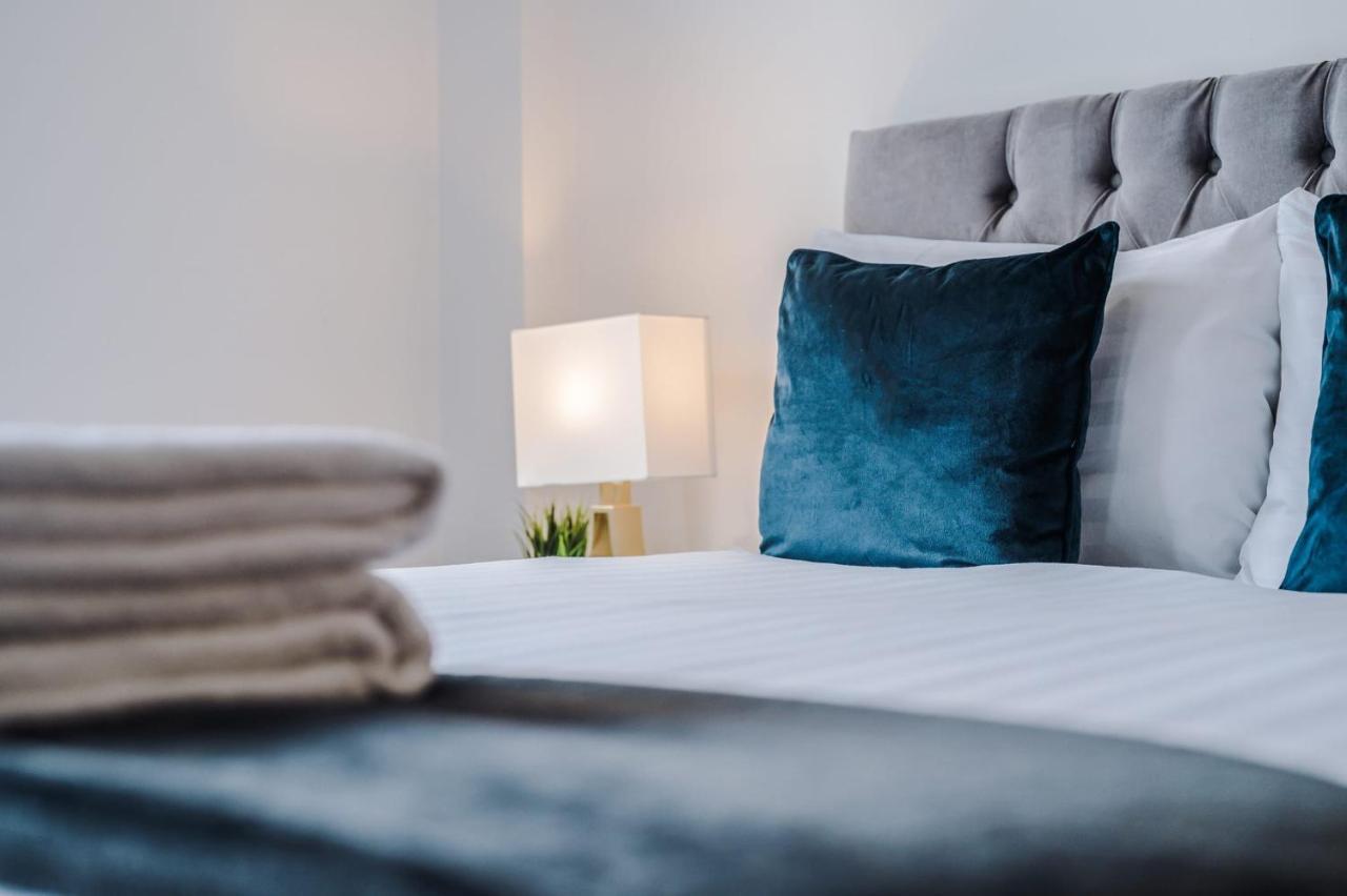 Host & Stay - Waterfront View Liverpool Bagian luar foto